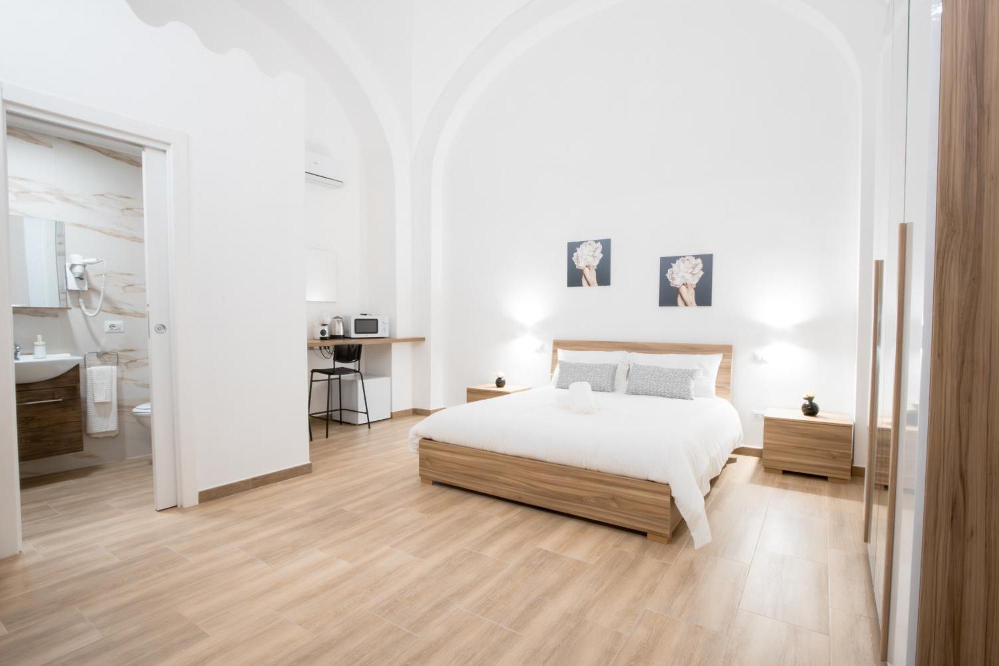 La Pigna Hotel Bari Exterior photo