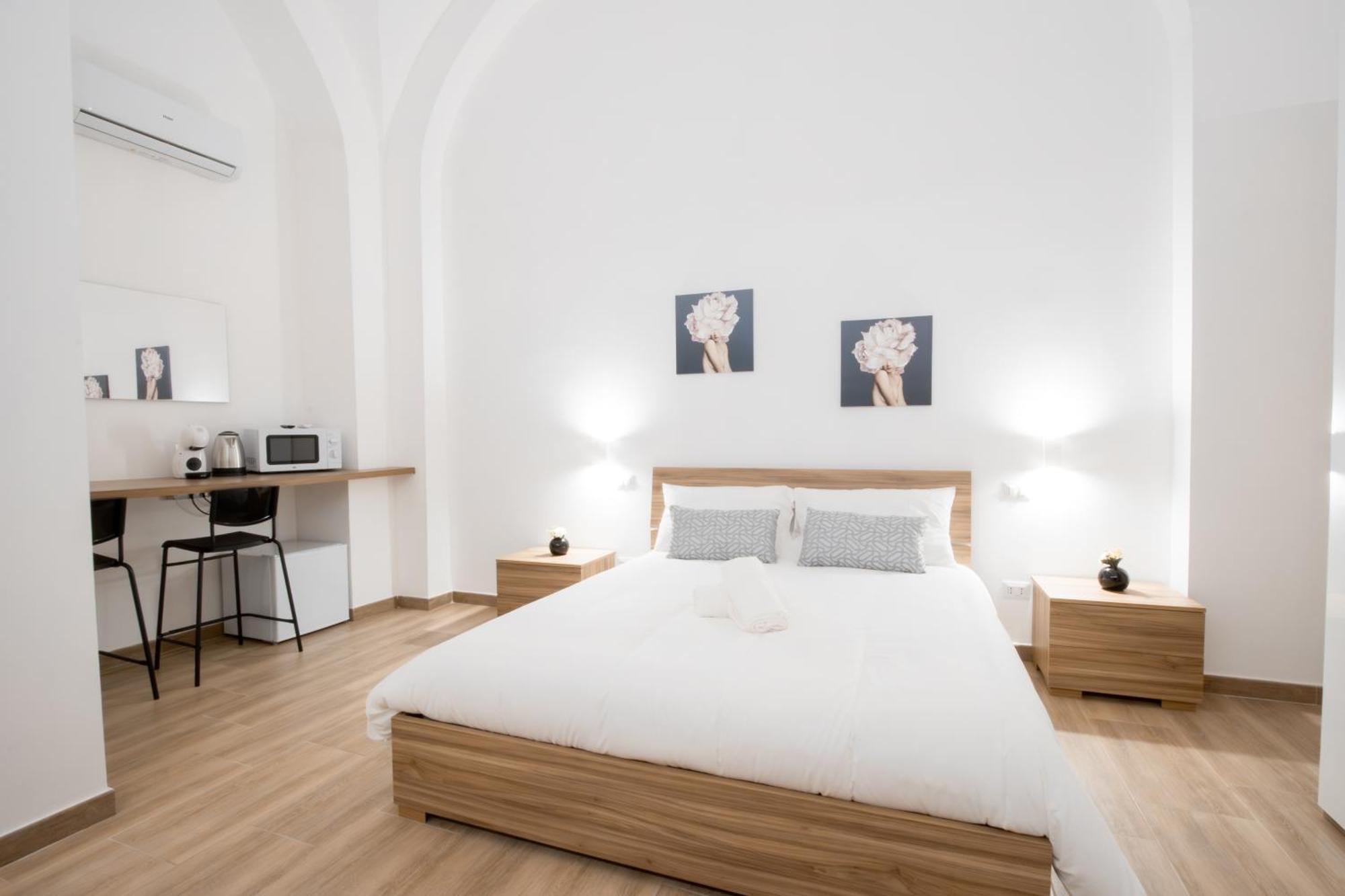 La Pigna Hotel Bari Exterior photo