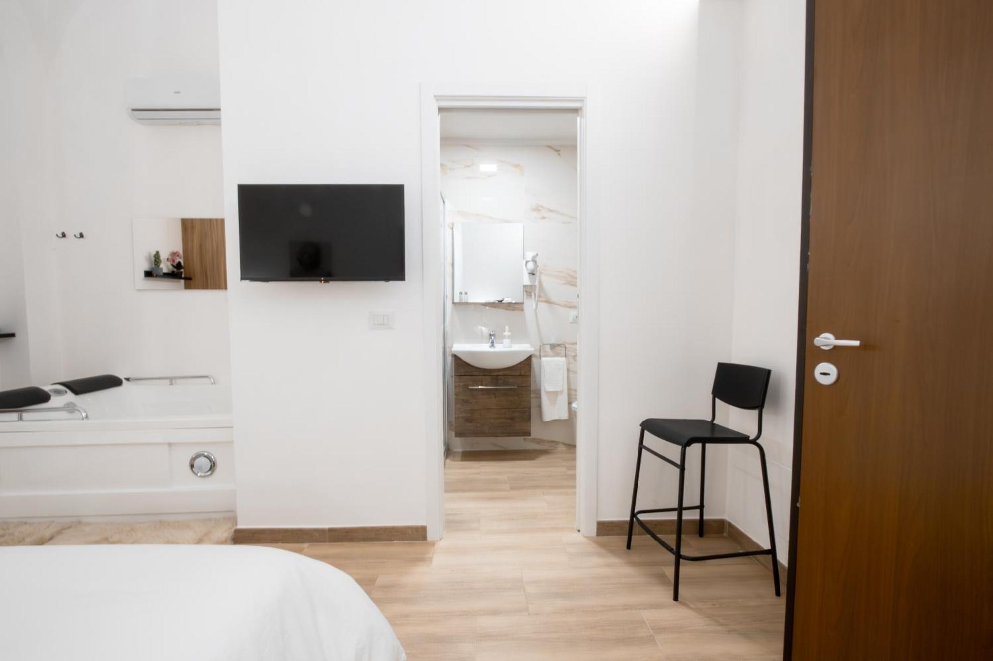 La Pigna Hotel Bari Exterior photo